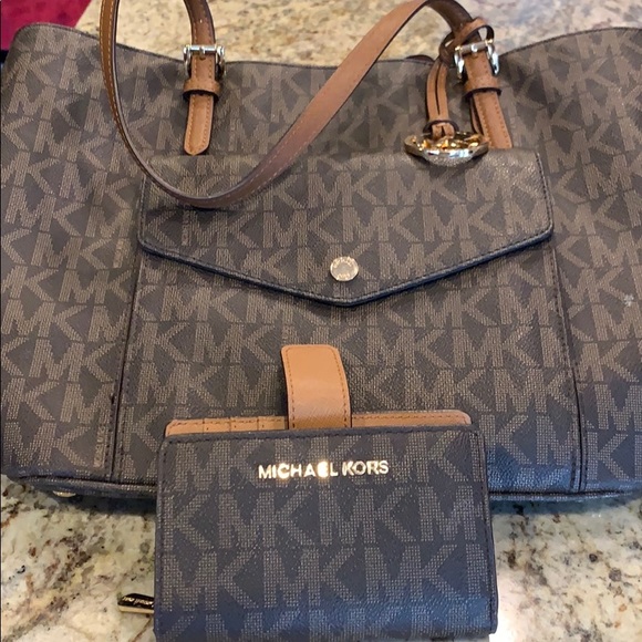 MK bag and wallet - Picture 6 of 8